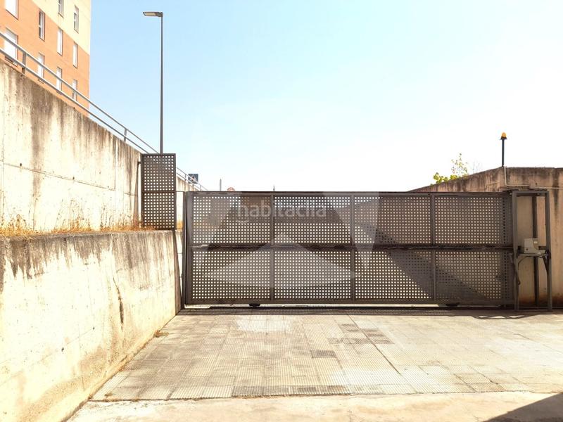 Foto 88eef218-5f9b-4fc7-9e4d-3b44fbd65f42. Pis amb aparcament a Golf Guadiana Badajoz