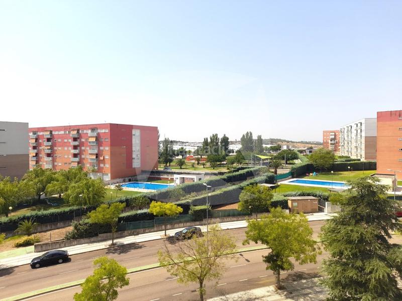 Foto ac289472-5a90-4759-8c7b-beecaeec4f48. Pis amb aparcament a Golf Guadiana Badajoz