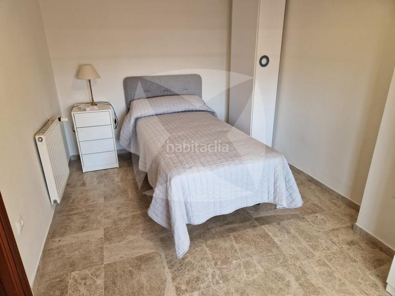 Foto cb3be6f7-05d6-4910-8868-79f315438b5c. Alquiler ático atico duplex amueblado en alquiler con garaje y trastero. zona jardines del guadiana en Badajoz