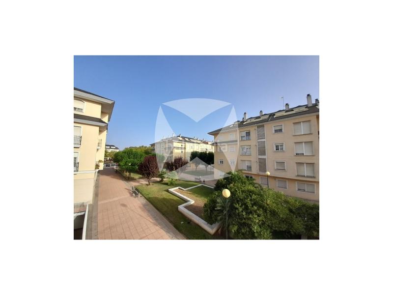 Foto 9687230b-87b8-42e5-85cd-7304ca087c34. Miete dachwohnung mit parking in Avenida Elvas Badajoz