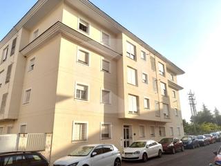 Affitto Appartamento in Avenida Elvas. Vivienda en alquiler de 3 dormitorios amueblada en zona jardines