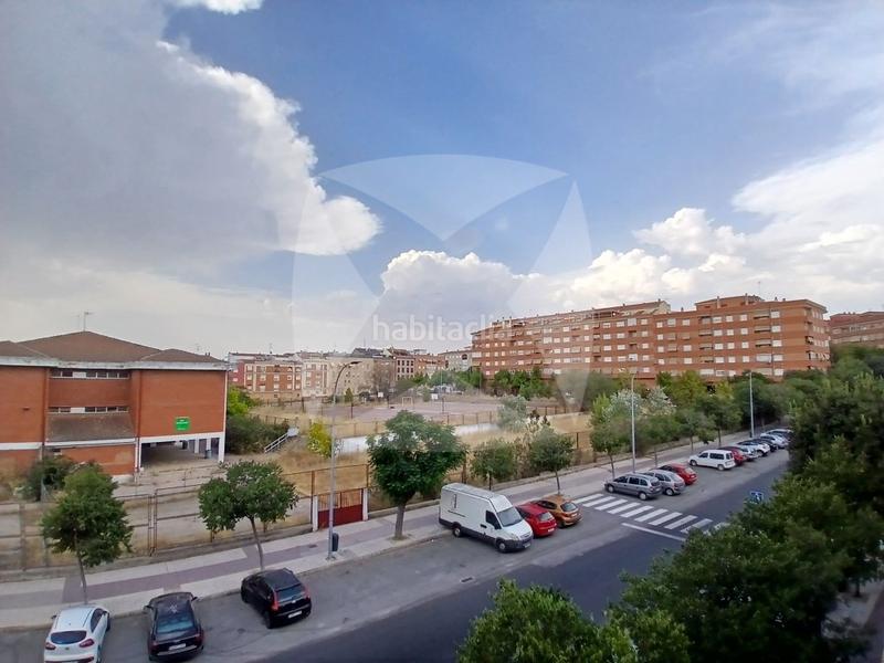 Foto bb19b918-4bf9-423e-b08b-b3fd0a48ea15. Pis amb aparcament a La Estación Badajoz