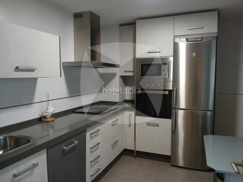 Foto fed6ba69-d96d-433b-9e2a-bc0e0334a2f2. Pis amb aparcament a La Estación Badajoz