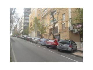 Lloguer Pis  N/a. Piso de cinco dormitorios en venta o alquiler, zona colón