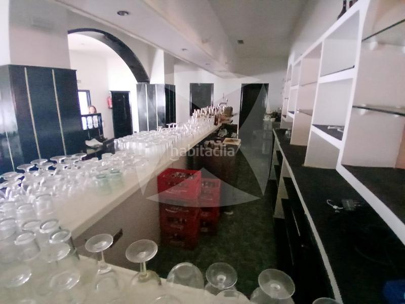 Foto 74b126a6-5956-46d4-a269-e66e1b83b581. Local commercial dans Valdepasillas - La Paz - Huerta Rosales Badajoz