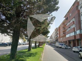 Alquiler Oficina  C. gaspar mendez, 17c. Oficina de 50 m2 con aseo y patio. zona valdepasillashuerta rosa