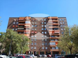 Location Appartement  N/a. Piso en alquiler con piscina. zona valdepasillas.