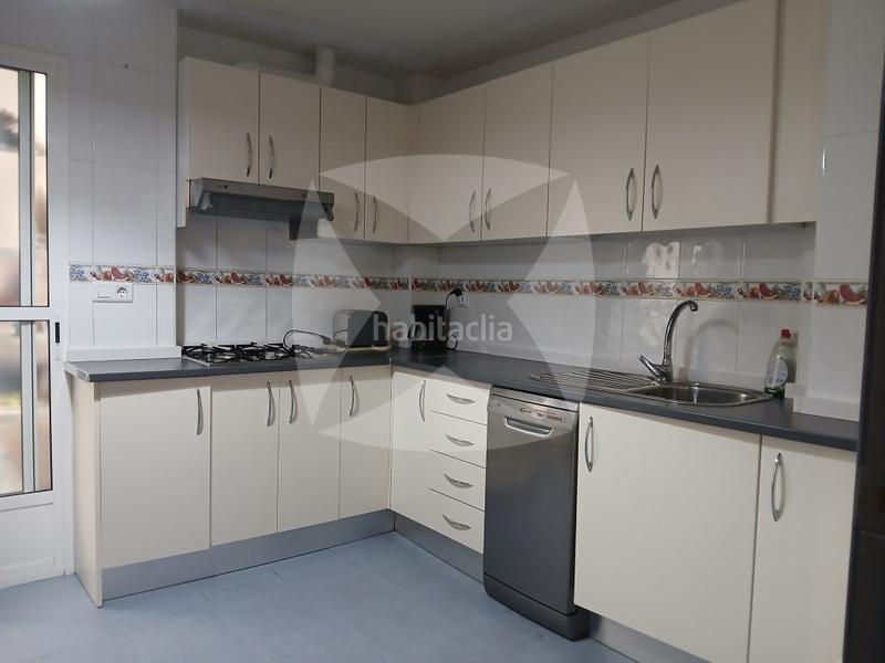 Foto 7f4a7c66-3c01-4886-b2d3-7a4d36838230. Lloguer pis amb calefacció a Casco Antiguo Cáceres