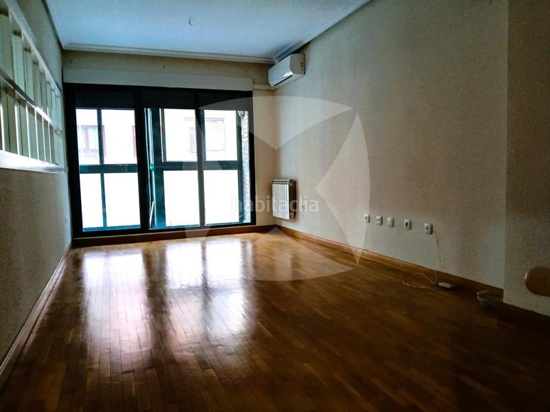 Foto 3c1d1871-8a7f-42aa-8ede-0b9453cc6828. Flat in Centro Cáceres