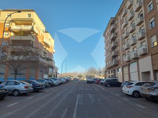 Miete Geschäftsraum in Maria Auxiliadora - Barriada de Llera. Local adaptado en alquiler con entreplanta. zona maria auxiliado