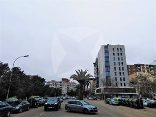 Parking coche  Calle francisco guerra. Plaza de garaje en venta en valdepasillas