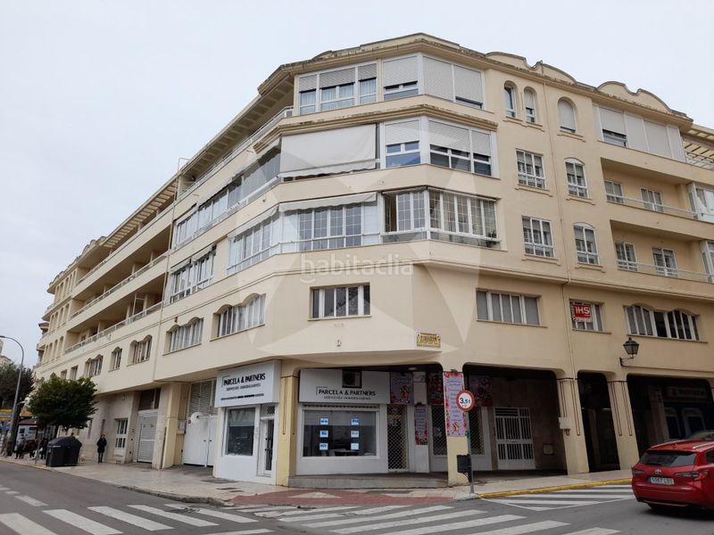 Foto b238853c-f207-47bf-a41d-0a38d60c1451. Aparcament cotxe a Casco Antiguo Badajoz