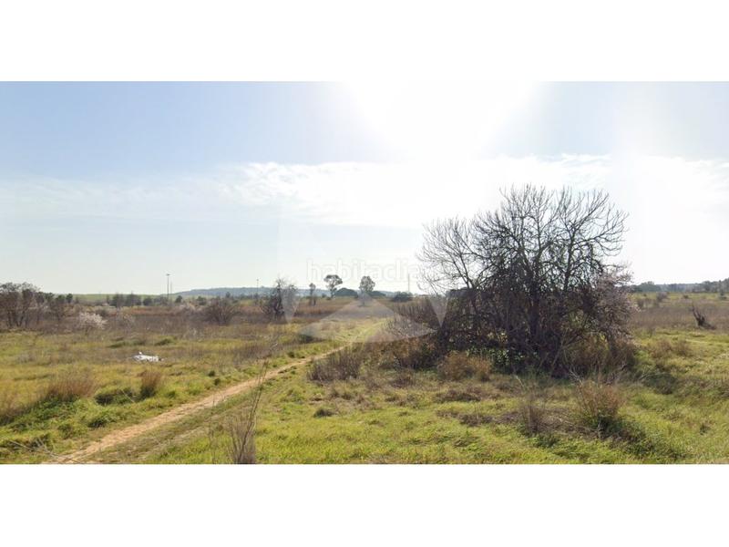 Foto a7dbe12c-ea0d-40e8-ad8d-5218b1f2b74f. Terreny residencial a Maria Auxiliadora - Barriada de Llera Badajoz