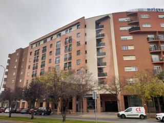 Miete Etagenwohnung  Calle godofredo ortega muñoz. Piso de 2 dormitorios amueblado en alquiler en valdepasillas a e