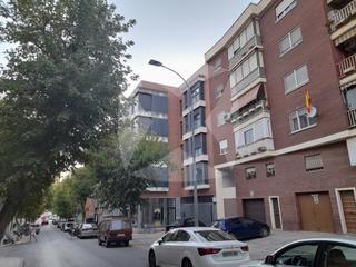 Lloguer Pis  Calle valladolid. Apartamento en alquiler de 2 dormitosios amueblado con plaza de