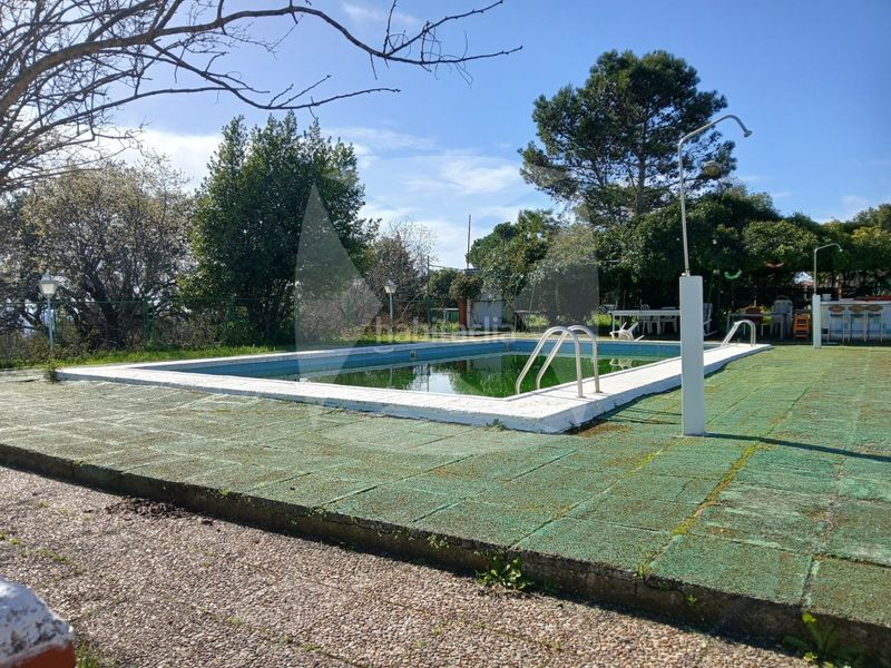 Foto 1d21033b-7825-461d-abb9-0948f5eefde0. Xalet amb aparcament piscina a Campus Universitario Cáceres