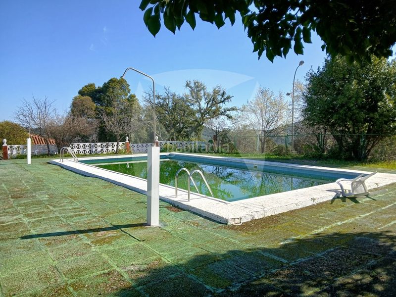 Foto 4af03a7d-fb44-4cff-a07c-987e5dff7c08. Xalet amb aparcament piscina a Campus Universitario Cáceres
