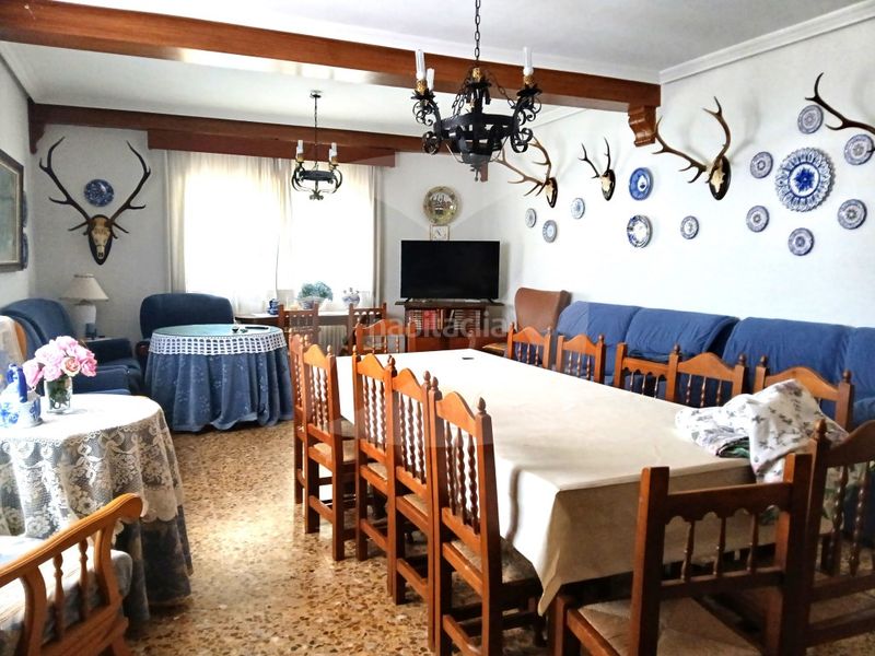 Foto 55c06b96-2a09-474b-bb87-55f81545b185. Xalet amb aparcament piscina a Campus Universitario Cáceres