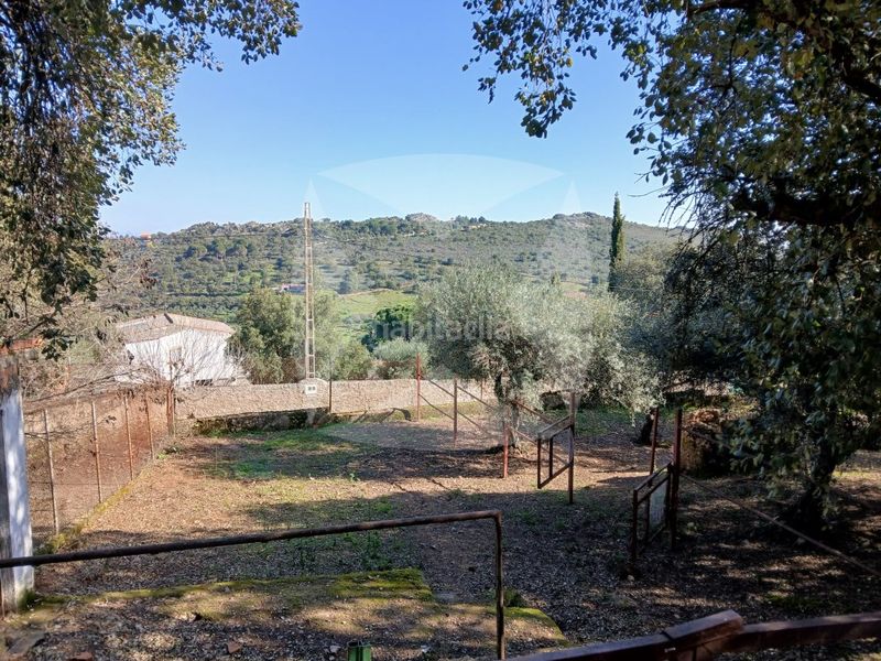Foto a2dd85d8-6147-4a73-b5ac-2a778a4d3ee9. Xalet amb aparcament piscina a Campus Universitario Cáceres