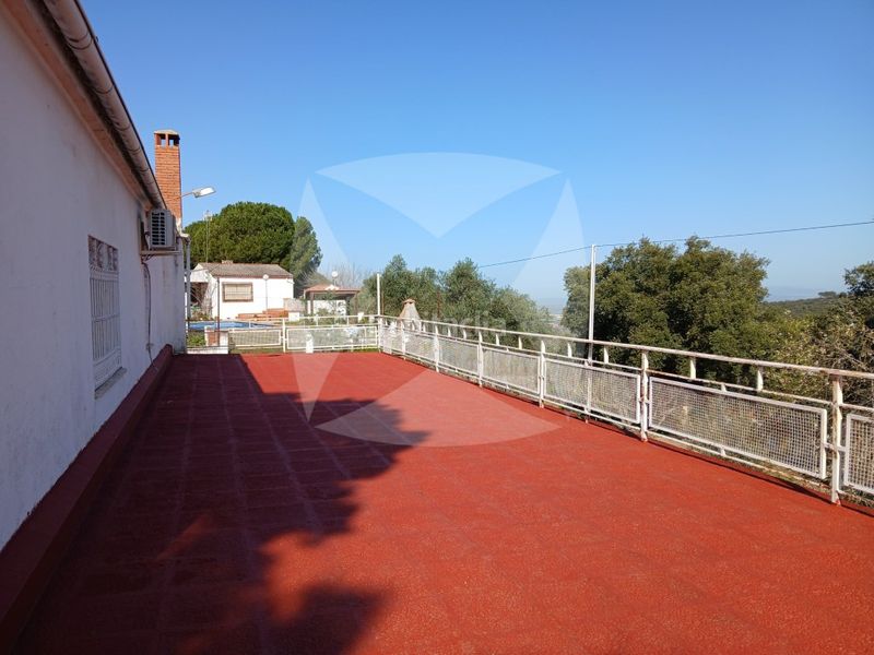 Foto b369bb40-6b04-4816-9ffb-f3548d3e8beb. Xalet amb aparcament piscina a Campus Universitario Cáceres