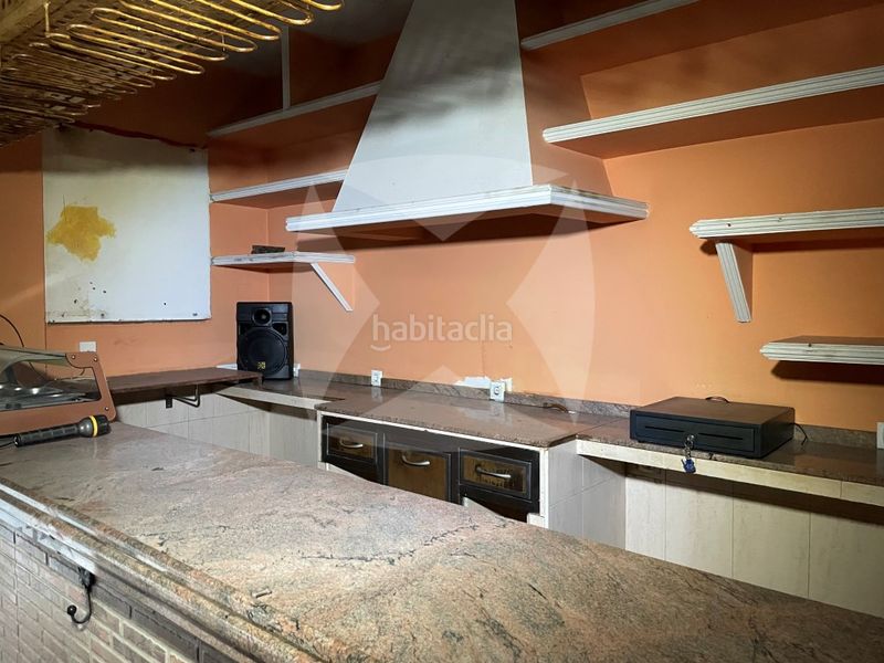 Foto b569aa7c-406c-436a-b8f8-8abb2d09ea1b. Local comercial local adaptado para hosteleria en venta. zona barriada de llera en Badajoz