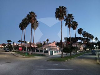Chalet  Arrabal urbanización las lomas. Chalet independiente con zona ajardinada y piscinapista tenis co