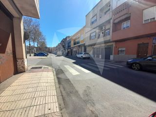 Lloguer Local Comercial  Calle vicente delgado algaba. Local comercial adaptado en alquiler, zona maria auxiliadora