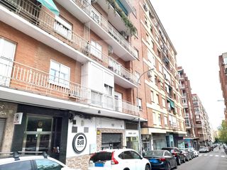 Location Appartement  Calle francisco lujan. Vivienda en alquiler de 4 dormitorios con cocina amueblada. zona