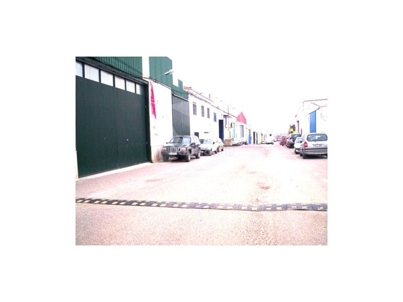 Foto c30c2ed4-f469-4ef4-bf4e-6f31570b0f1d. Solar industrial a nuevo Cáceres Cáceres