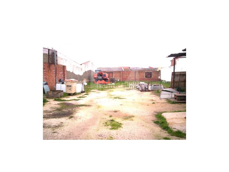 Foto c4d4c09b-9603-4ffd-920d-96179f5d68cb. Solar industrial a nuevo Cáceres Cáceres