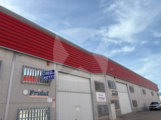Fabrikhalle  Calle nevero diecinueve. Nave industrial en venta y alquiler. zona polígono industrial el