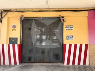 Lloguer Aparcament cotxe  Calle flores las. Plaza de garaje cerrada y amplia en alquiler