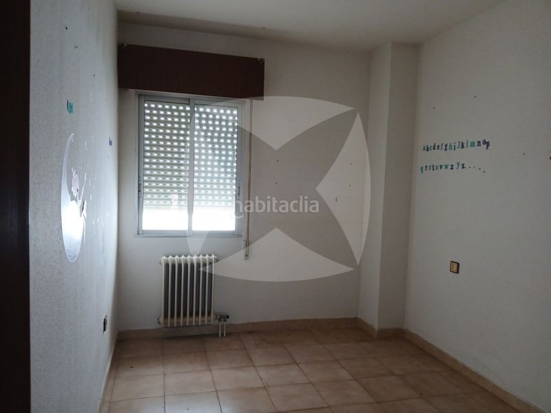 Foto bf2e1adc-d4fb-4cb0-92c5-89473dee79d0. Pis amb aparcament a Centro Cáceres