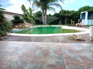Xalet  Calle roman martin. Chalet independiente en venta con piscina privada y amplio jardi