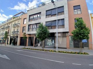 Oficina  C. prim, 14. Oficina en venta en planta baja con plaza de garaje opcional. zo