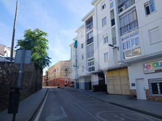 Rent Flat  Calle mira al rio. Piso reformado en casco antiguo, cáceres