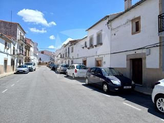 Casa  Calle parras. Encantadora casa a reformar en malpartida de cáceres, con patio