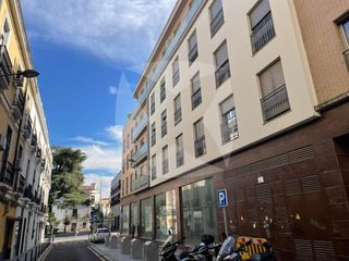 Lloguer Aparcament cotxe  Calle espronceda. Plaza de garaje en alquiler zona calle prim.