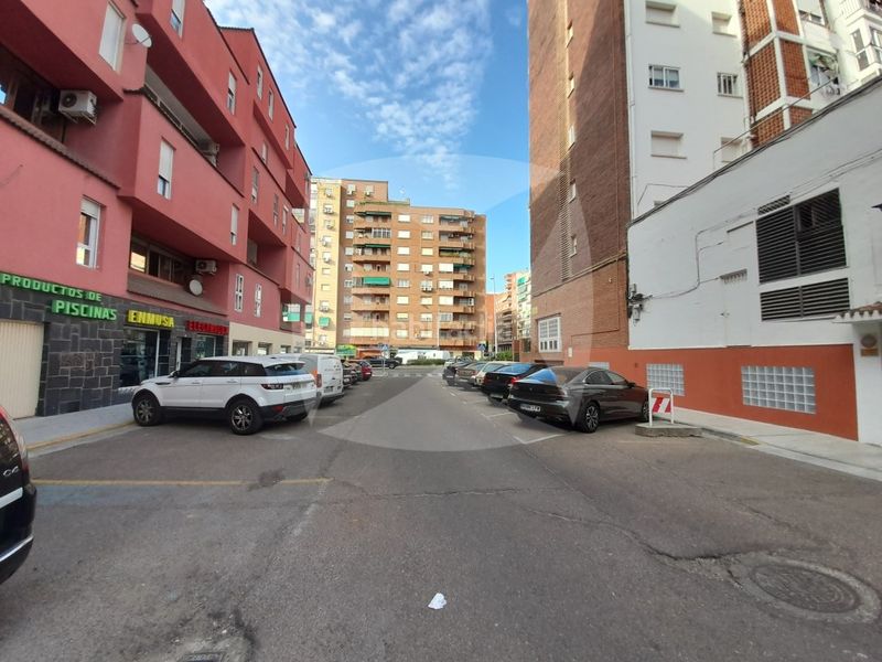Foto 47b0b069-02df-46a8-a36c-79c230222eff. Aparcament cotxe a Maria Auxiliadora - Barriada de Llera Badajoz