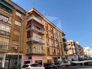 Appartamento  Calle portalegre. Vivienda en venta de 3 dormitorios con terraza. zona san fernand