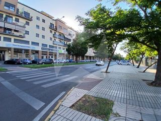 Miete Etagenwohnung  Calle gaspar mendez. Piso amueblado con plaza de garaje y piscina comunitaria. zona h