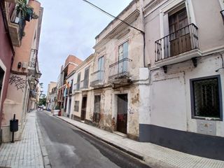 Casa  Calle gabriel de. Casa de dos plantas para rehabilitar totalmente. zona casco anti