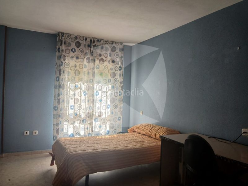 Foto d22155c2-3ec3-42b5-8f1a-1cbc470f2be5. Alquiler piso  en alquiler cerca de la zona de colon para estudiantes en Cáceres