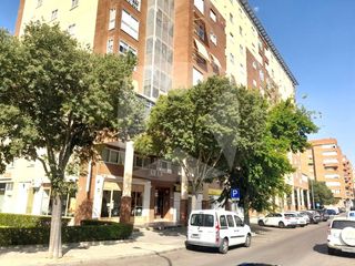 Affitto Appartamento  Calle luis álvarez lencero. Piso para estudiantes con 4 dormitorios y 2 baños en valdepasill
