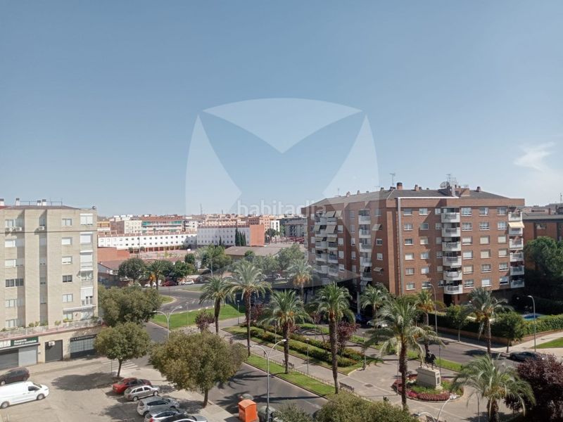 Foto b0e062fc-4b8b-4d73-af3b-bd9eac2f74d3. Pis amb aparcament a Valdepasillas - La Paz - Huerta Rosales Badajoz