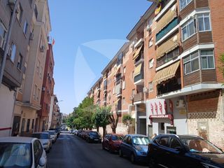 Pis  Calle pintor barjola. Piso en venta con plaza de garaje y trastero, zona san fernando