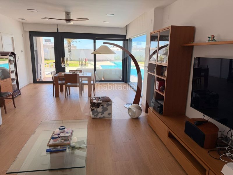 Foto 532bb5a1-a67d-45b2-8be8-a1fe5b52f608. Casa amb aparcament piscina a Las Vaguadas Badajoz