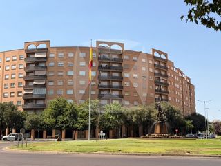 Lloguer Pis  Avenida jose maría alcaraz y alenda. Vivienda amueblda en alquiler. zona valdepasillas