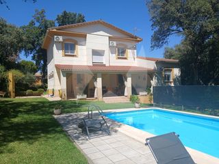 Xalet  Calle alcor de santa ana y donn. Chalet en venta de cinco dormitorios con piscina,zona ceres golf