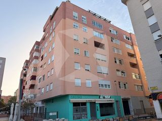 Lloguer Pis  Calle jacinta garcía hernández. Vivienda de 4 dormitorios y 2 baños en valdepasillas para estudi